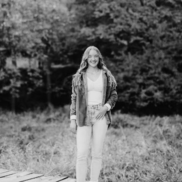 Meet your Posher, Erica - Picture 1 of 1